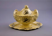 2010 Record shot by AK. Sauce tureen with cover and stand.