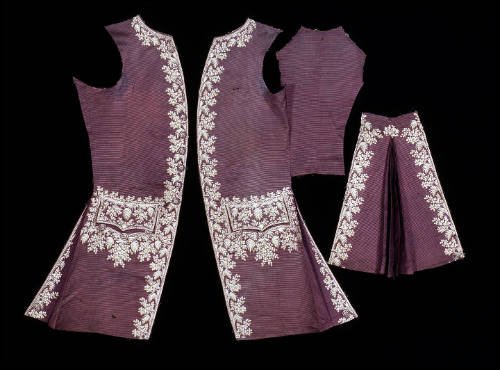 DS1989-0978
Shown:1989-327,A-C
