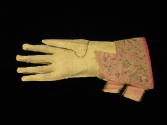 2009 Record shot by L. Baumgarten. Glove, reverse.