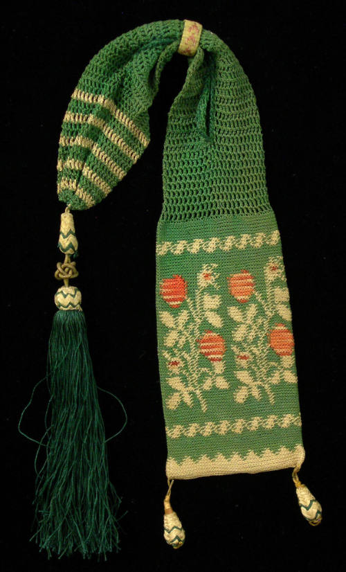 2009 Record shot by L. Baumgarten. Stocking purse.