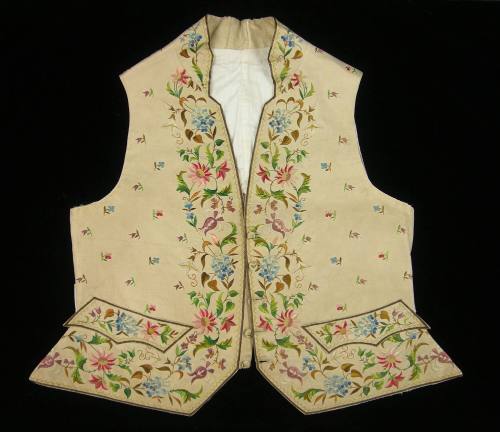 2009 Record shot by L. Baumgarten. Waistcoat.