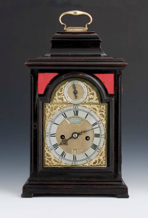D2012-CMD. Bracket clock