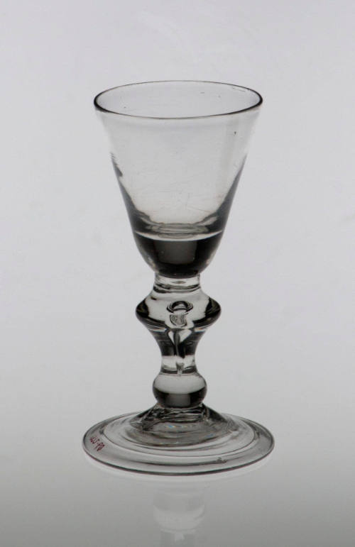 D2011-CL. Wine glass 1972-60