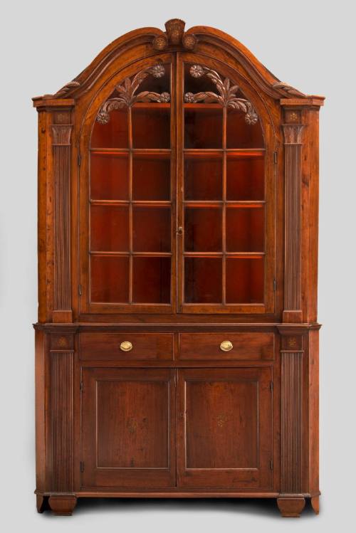 D2014-CMD. Corner cupboard 2010-29