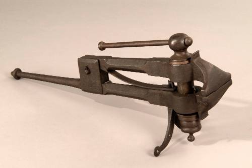 D2014-CMD. Leg vise 2013-88