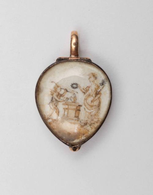 Locket 1981-133