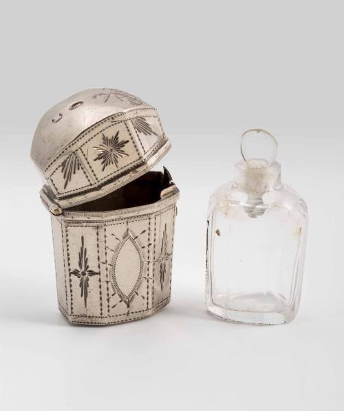 Scent Bottle and Case 1971-2091
