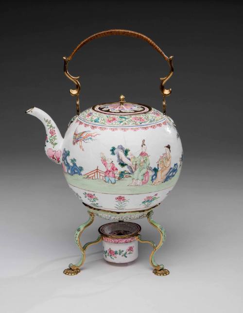Kettle on Stand 1951-471