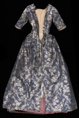 1960-718, Gown