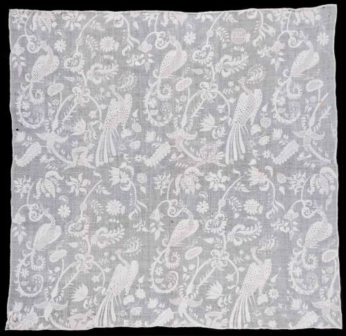 1991-524, Apron