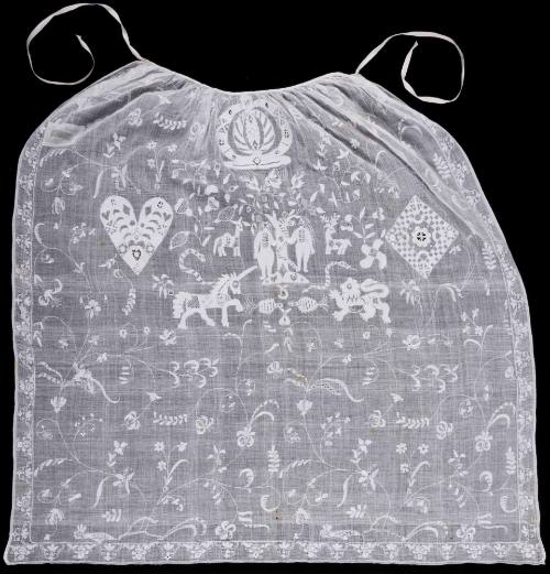 1991-525, Apron