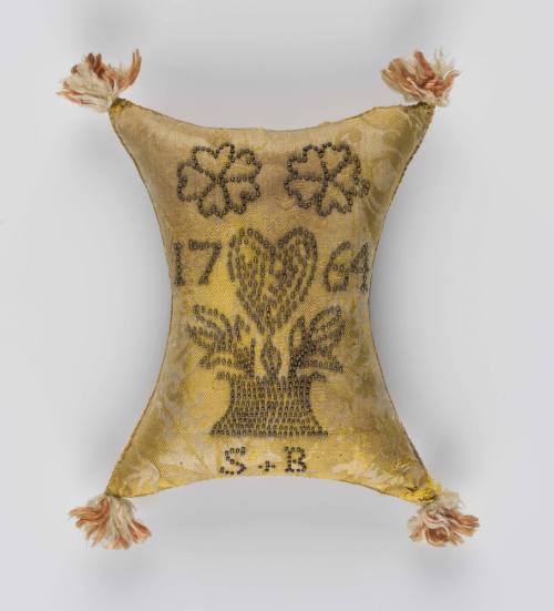 1971-1313, Pincushion