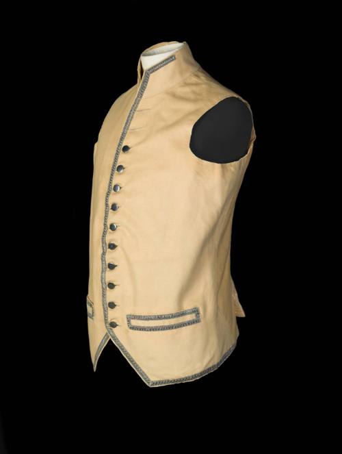 2019-121, Waistcoat