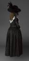 1989-446, Gown