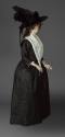 1989-446, Gown