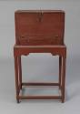 1971-553, Desk