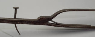 2020-319, Tongs