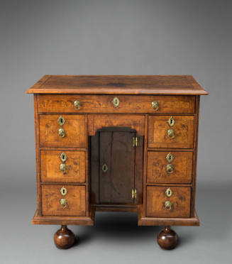 1974-169, Bureau Table