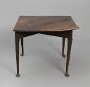 1932-13, Corner Table