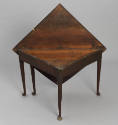 1932-13, Corner Table