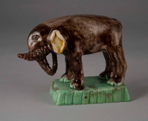 1963-404, Figure