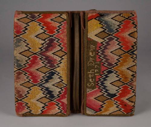 1950-268, Pocketbook