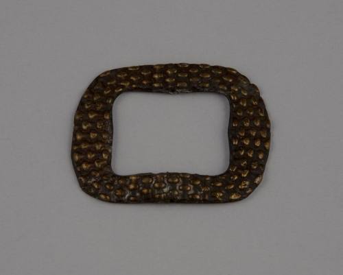 1996-859, Buckle