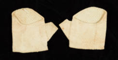 2022.1004.2a&b, Mitts