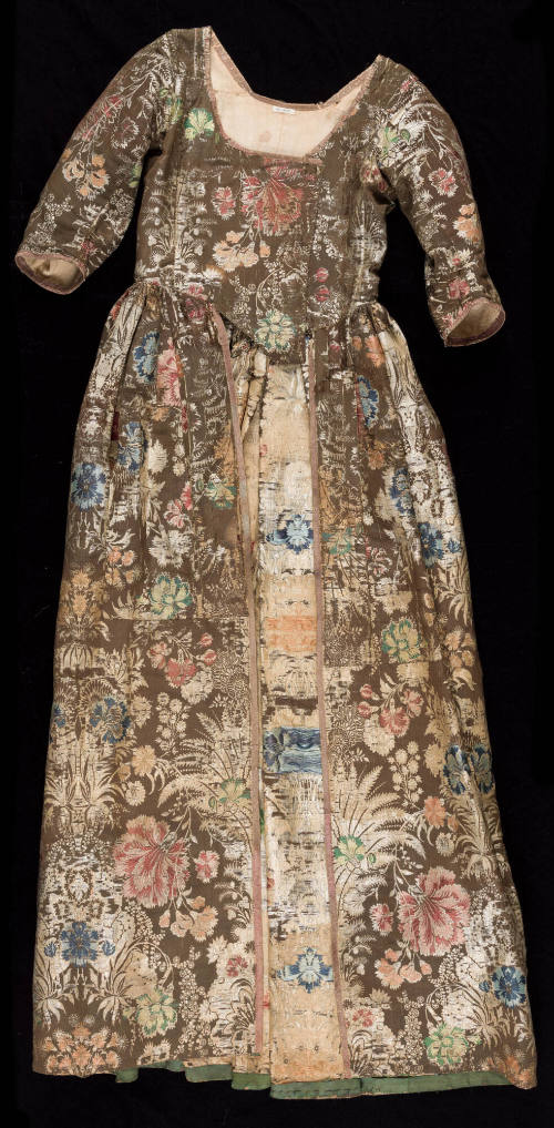 2023-205, Gown