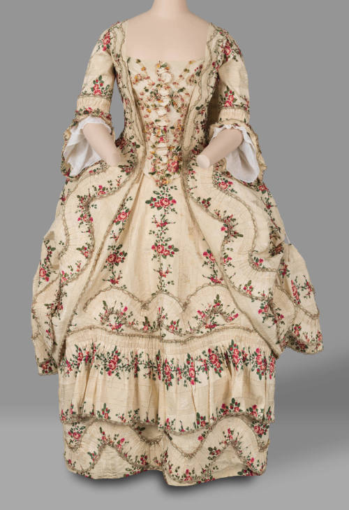 1991-472, A-C, Gown