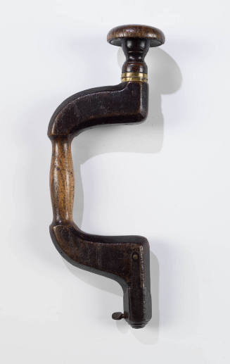 1996-822, Brace