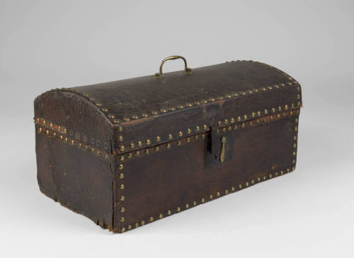 1954-242, Trunk