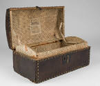1954-242, Trunk