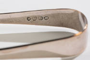 2026-11, Tongs