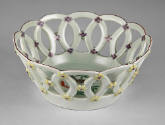 1993-243, Basket