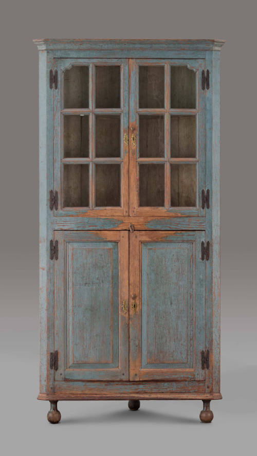 D2013-CMD. Corner Cupboard 1930-379