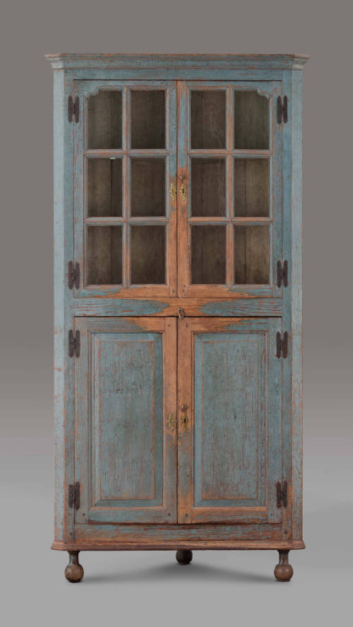 D2013-CMD. Corner cupboard
